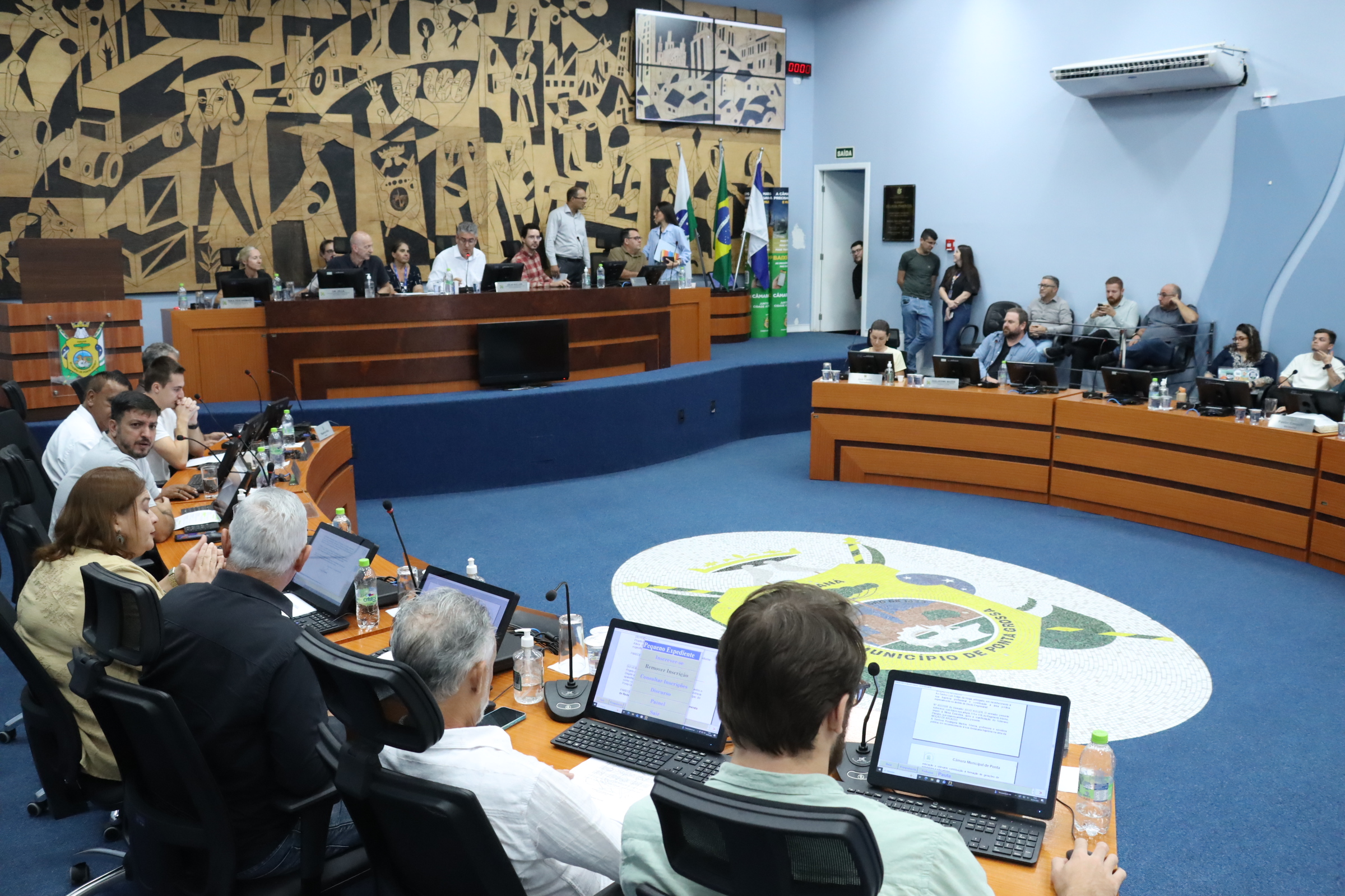 Câmara aprova novo protocolo de segurança para medicamentos perigosos para crianças