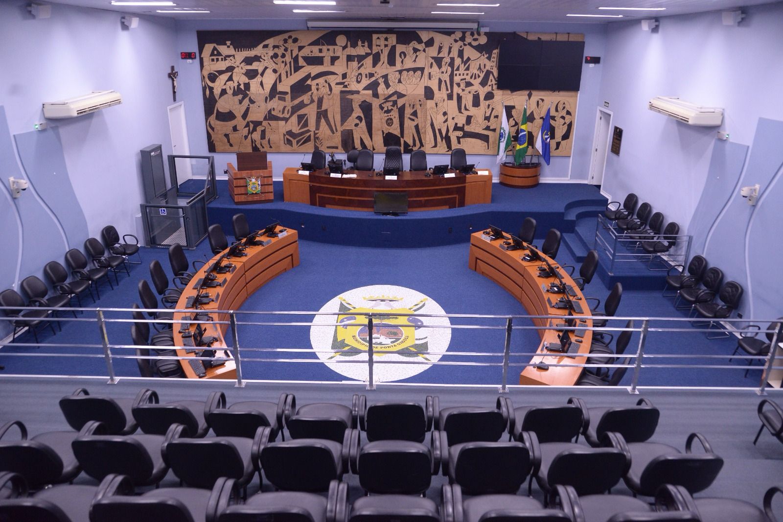 Câmara aprova PL que regulamenta identificação da pessoa com fibromialgia  