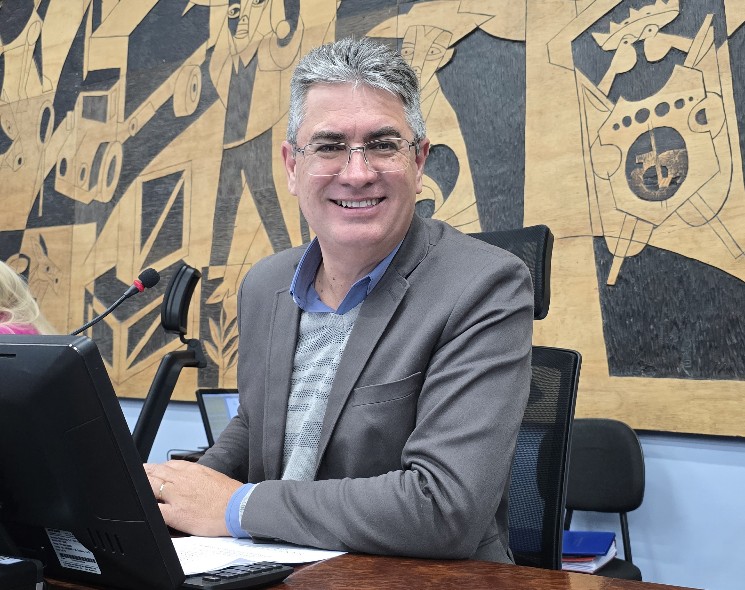 Câmara aprova projeto que prioriza trabalhadores locais em contratações públicas