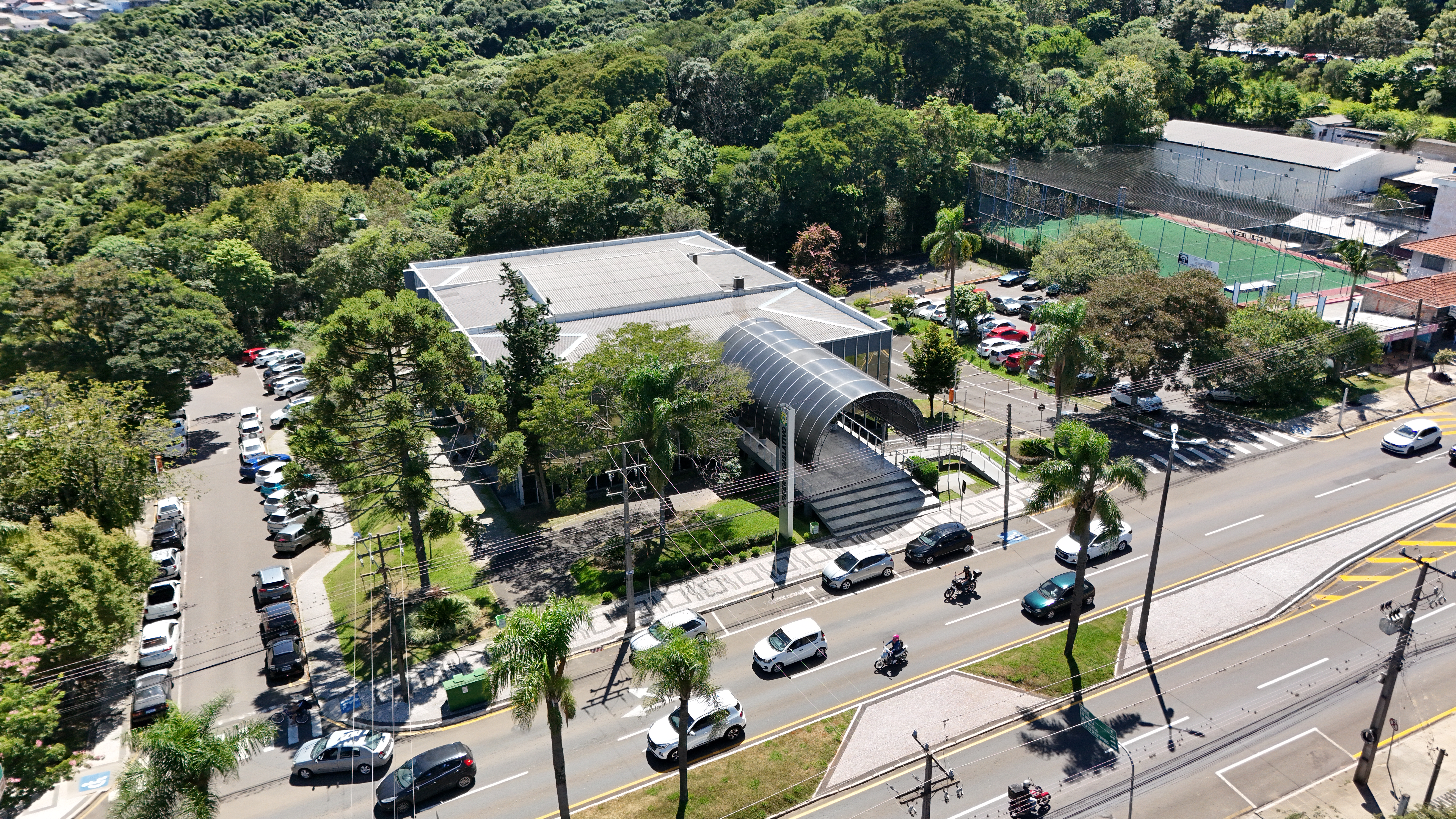Câmara aprova reajuste salarial a servidores do Legislativo 