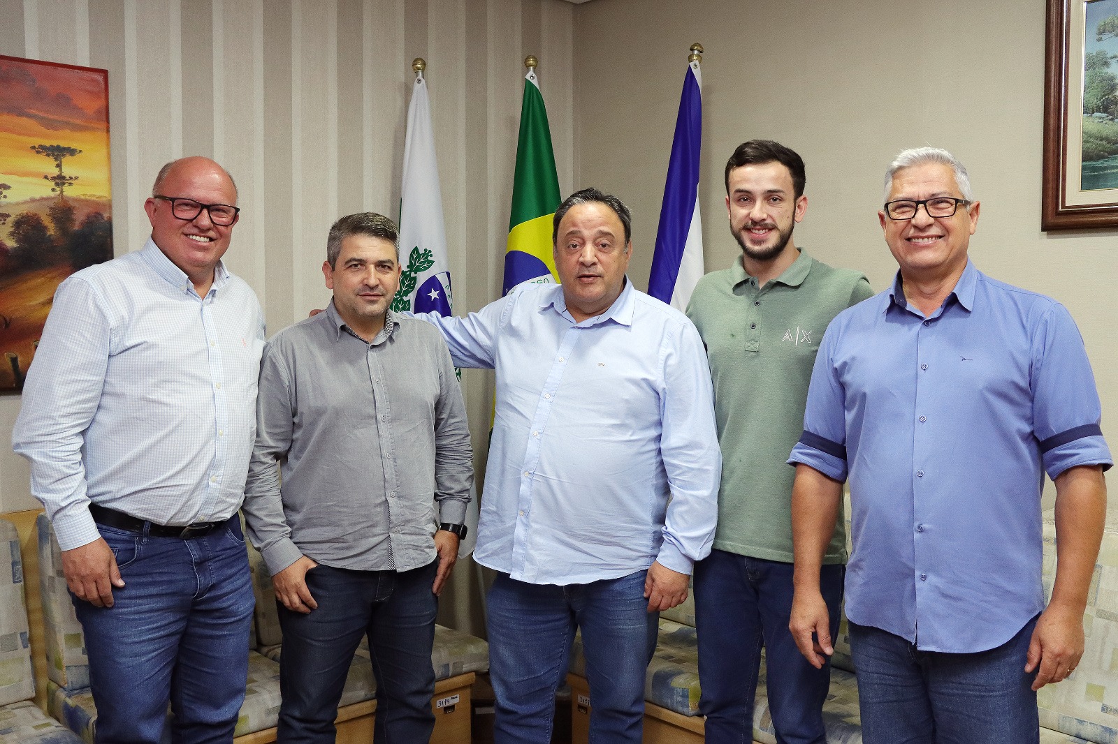 Câmara de PG recebe deputado estadual Hussein Bakri 