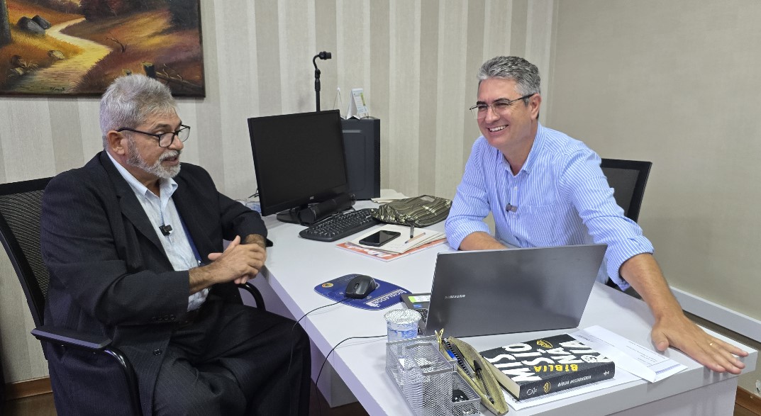 Câmara de Ponta Grossa recebe maior acervo genealógico do mundo em iniciativa gratuita