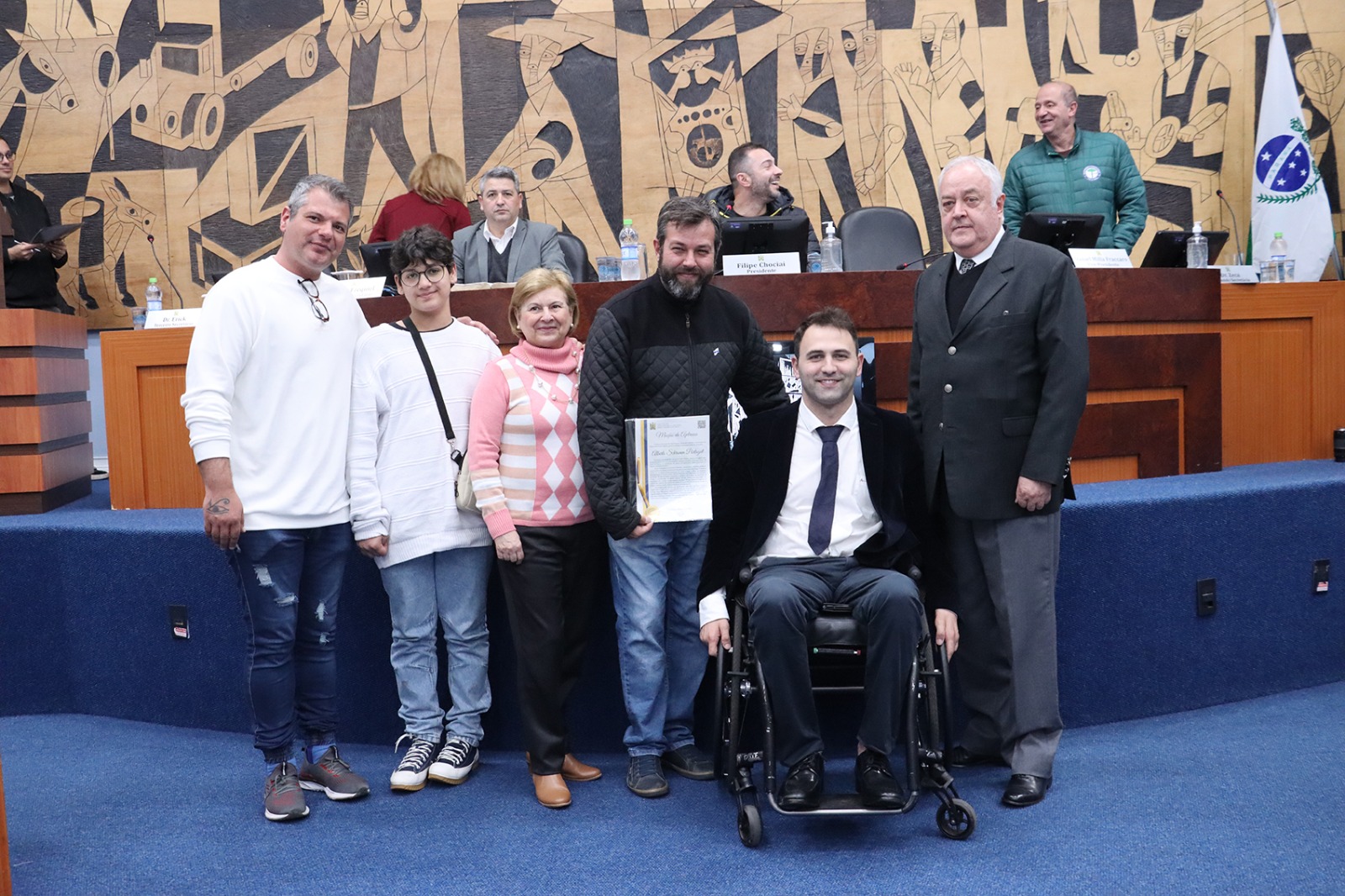 Câmara entrega Moção de Aplauso para secretário de Cultura