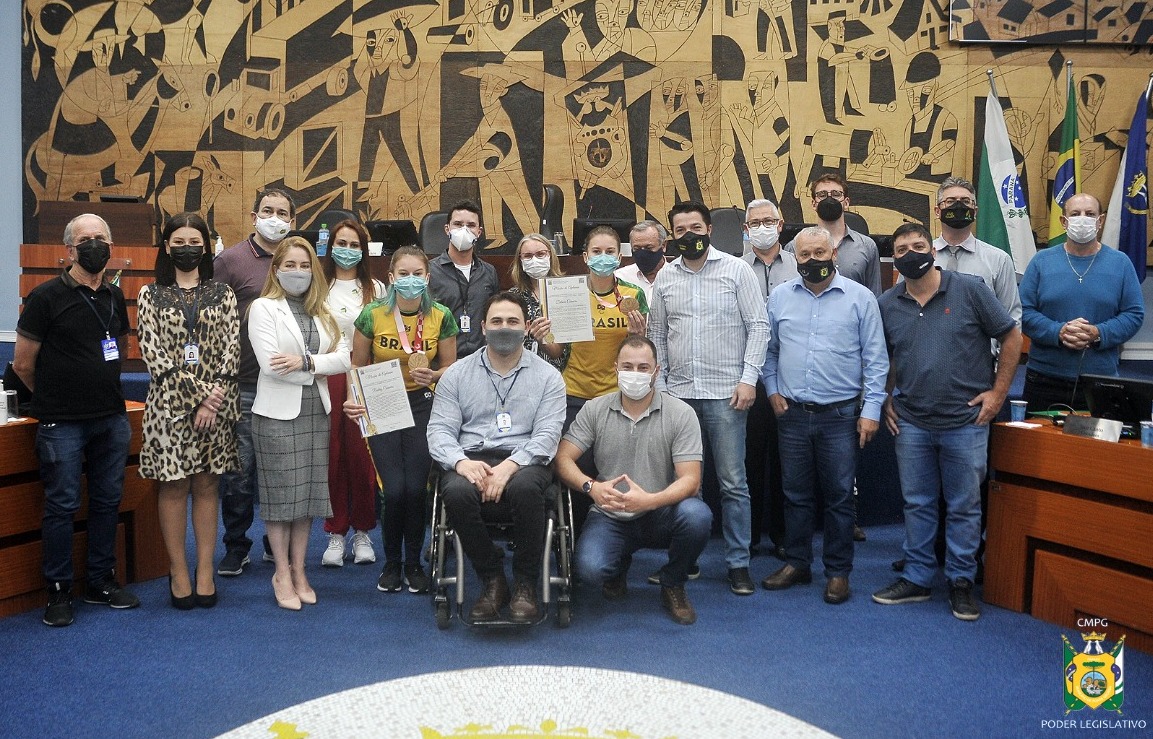 Câmara homenageia medalhistas paralímpicas paranaenses