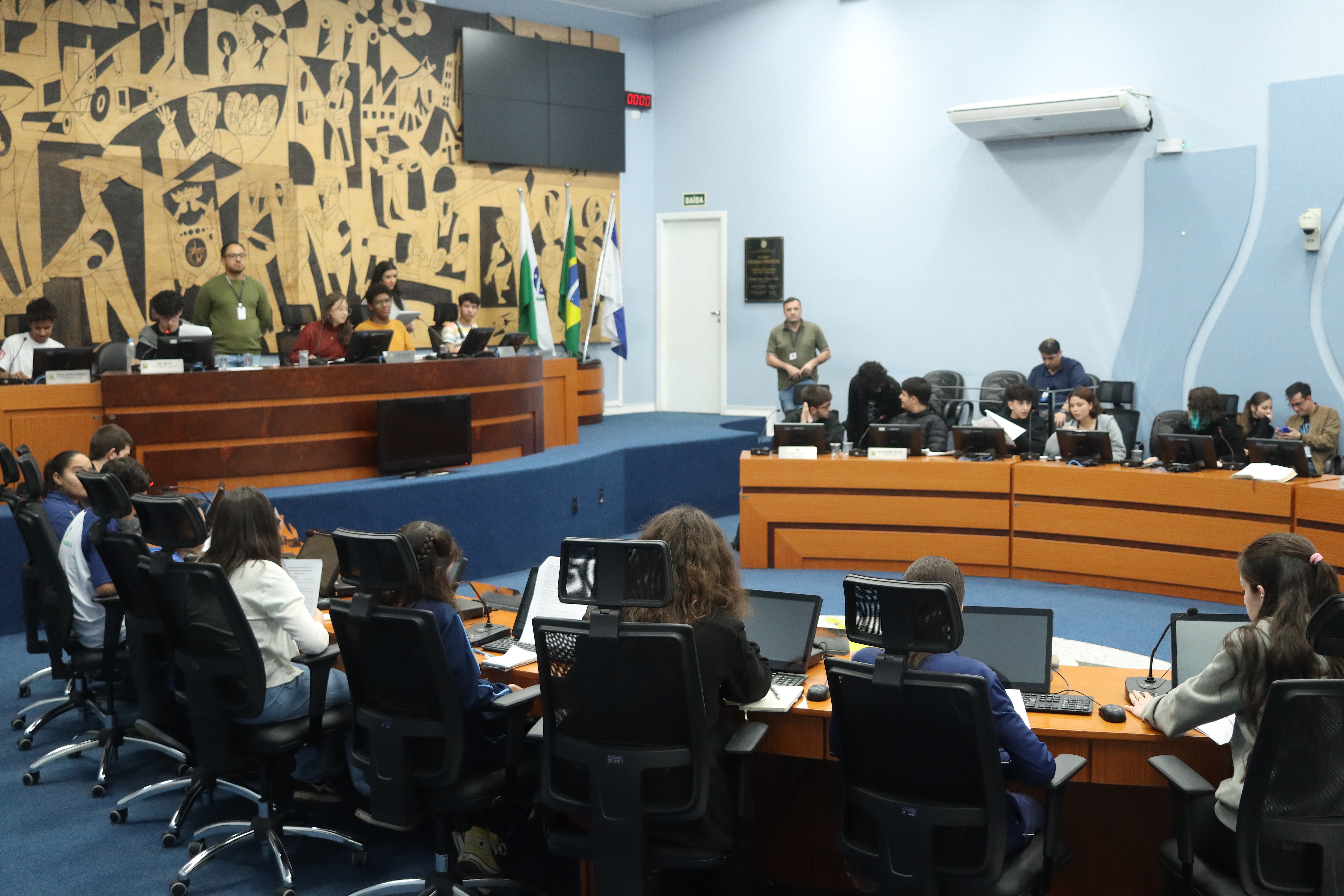 Câmara Jovem do Legislativo de Ponta Grossa realiza 2ª sessão ordinária de 2025 