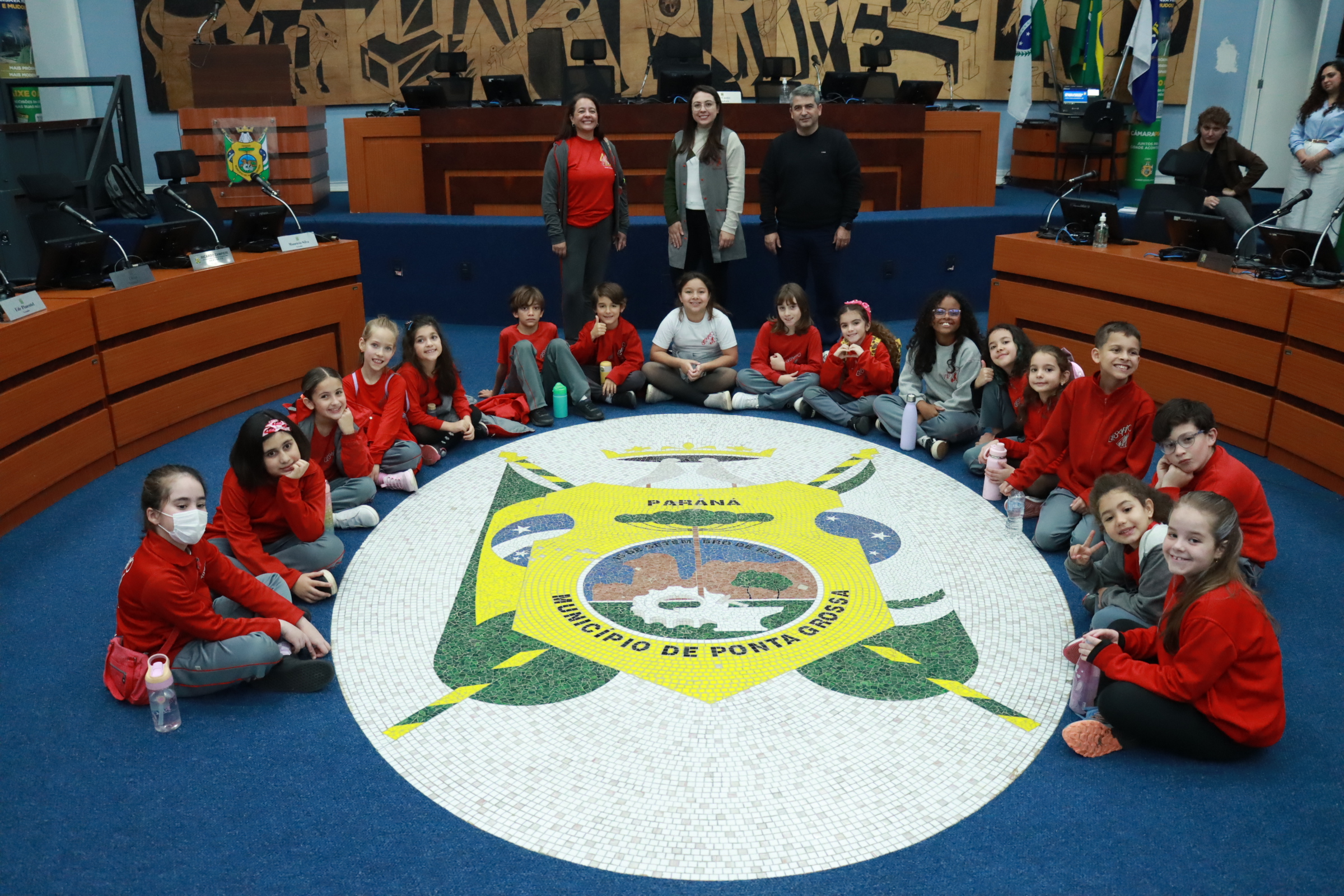 Câmara Municipal recebe visita da Escola Desafio