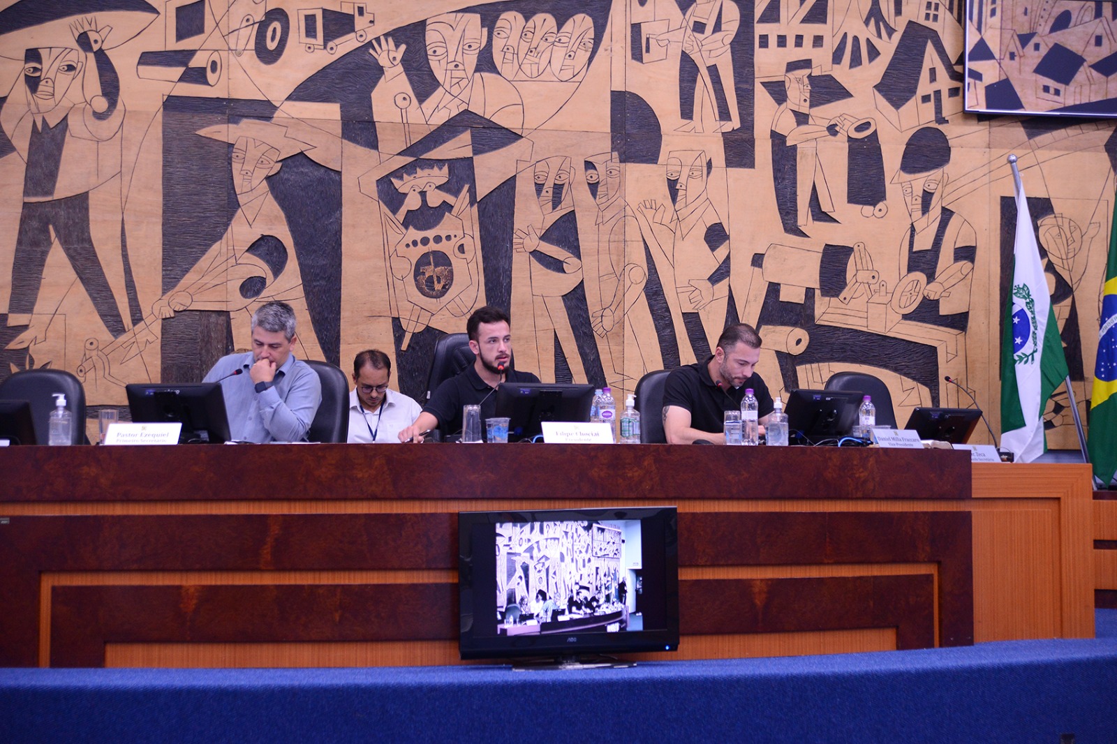 Presidente da Câmara pede nulidade de aditivo firmado entre Elizabeth e VCG