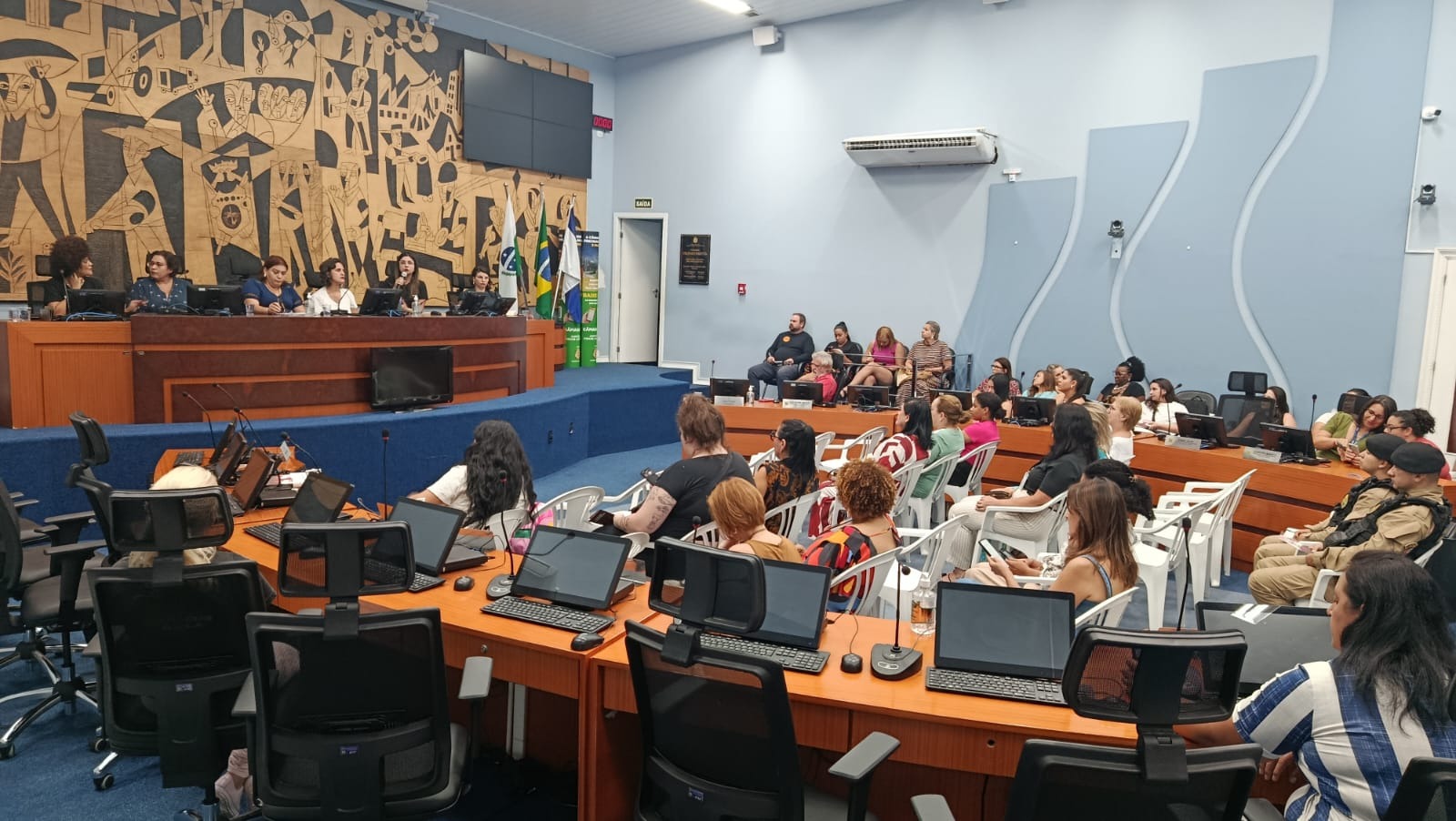 CMPG debate prevenção ao feminicídio em audiência pública 