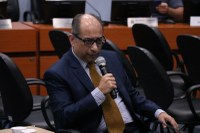 CPI do Lixo ouve procurador de licitações e contratos da Prefeitura  