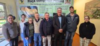 Julio Küller visita Fazenda Modelo de Ponta Grossa e propõe aproximação com a Câmara Municipal