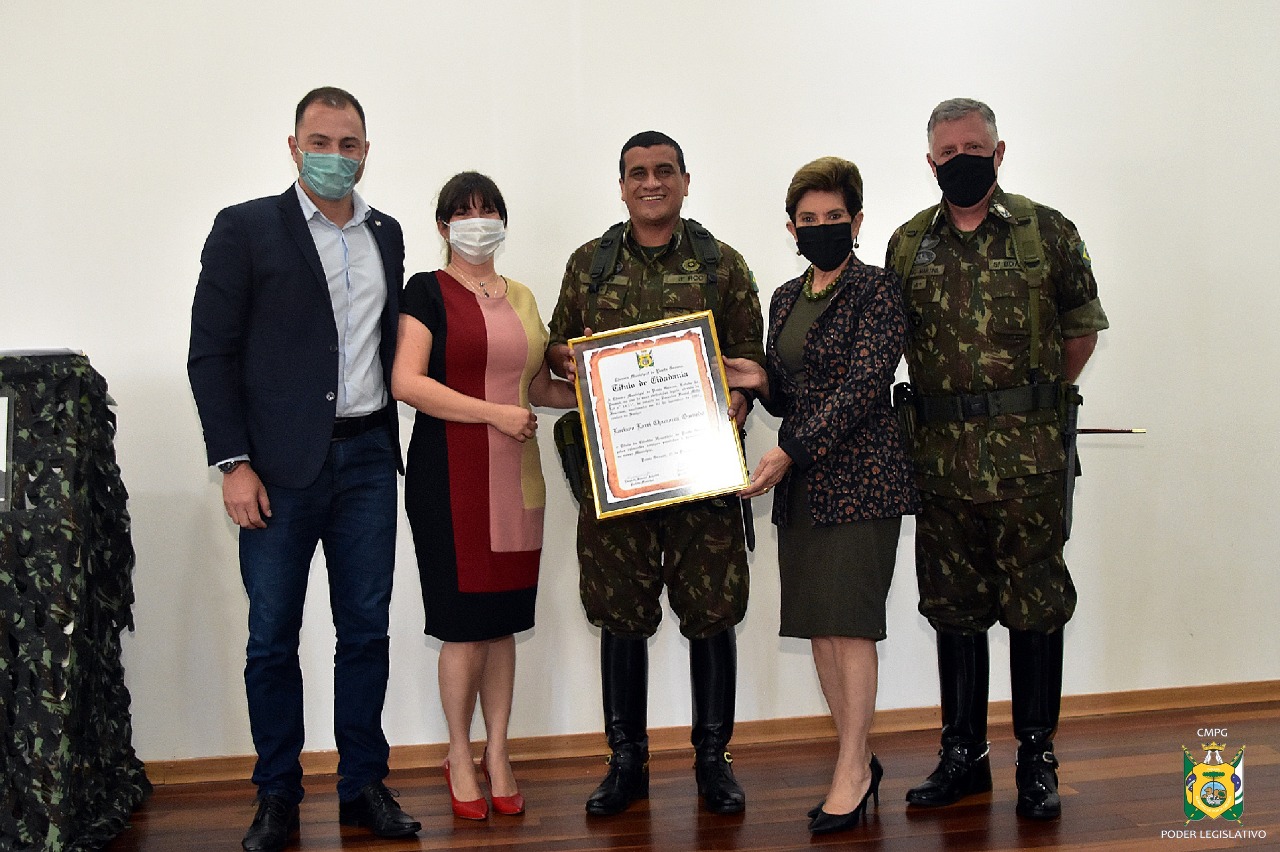 Legislativo homenageia Coronel Larry