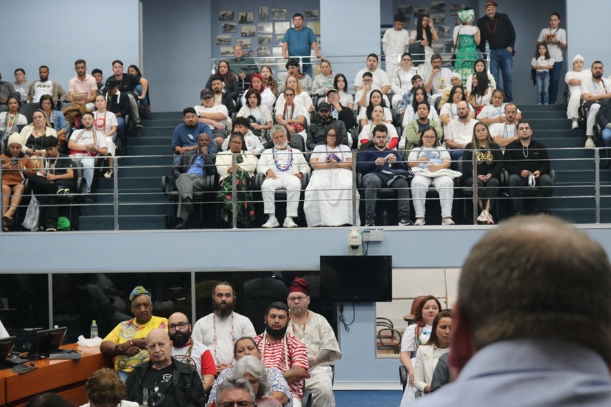 Plenário da Câmara recebe evento de celebração ao Dia da Diversidade Religiosa