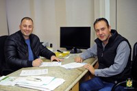 Presidente Daniel Milla entrega Van ao Esquadrão da Vida